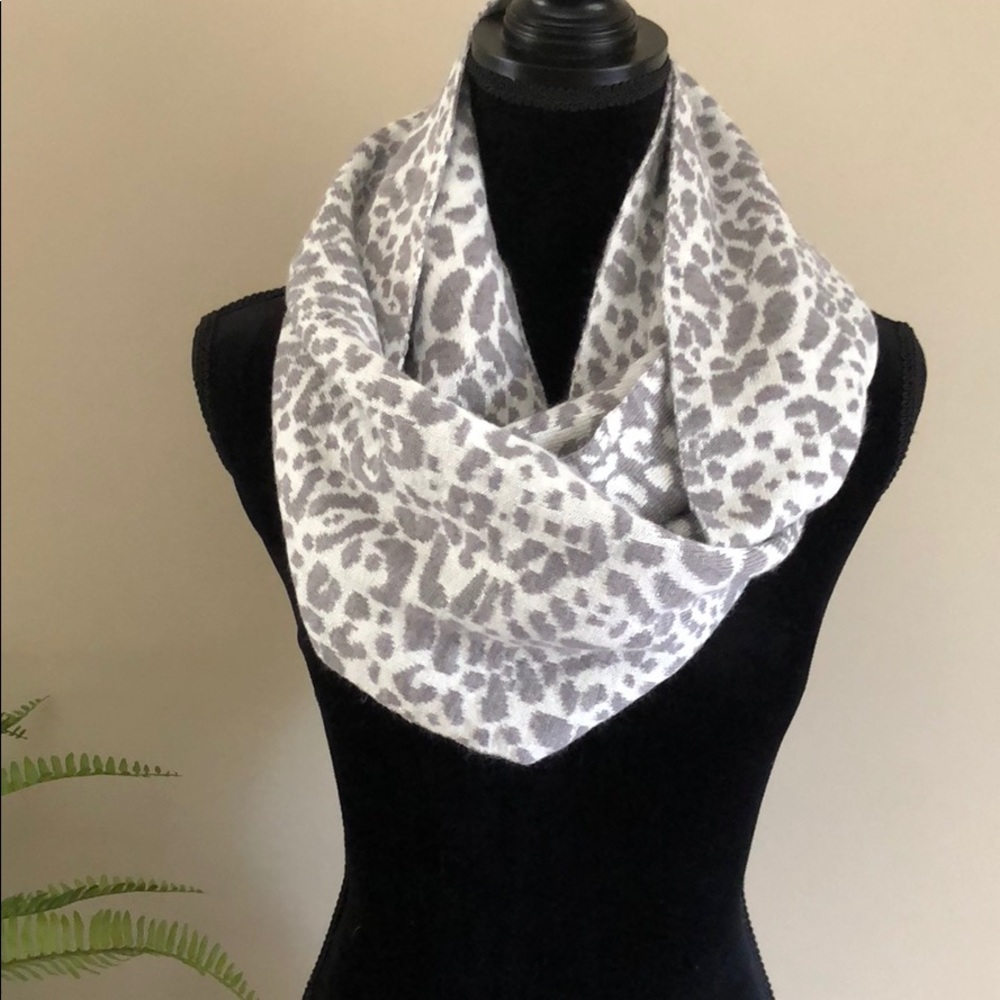 Calvin Klein Snow Leopard Sparkle Scarf